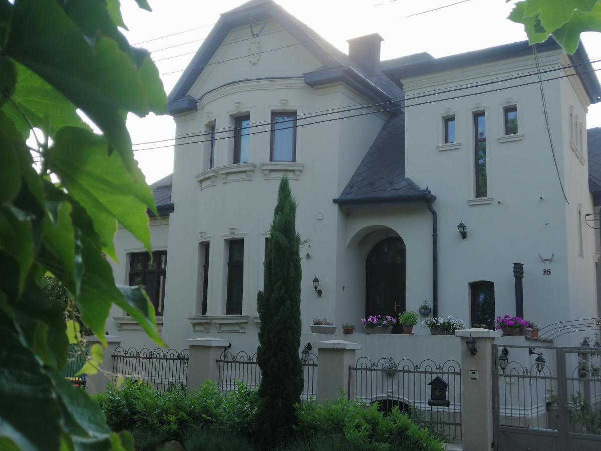 Apartman Kuria With Free Parking Budapest